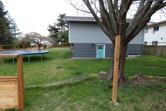 919 S F St in Port Angeles, WA - Building Photo - Building Photo