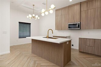 12 N Revolution St in Edinburg, TX - Building Photo - Building Photo