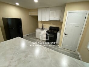 1140 Manor Ct in Anderson, IN - Building Photo - Building Photo