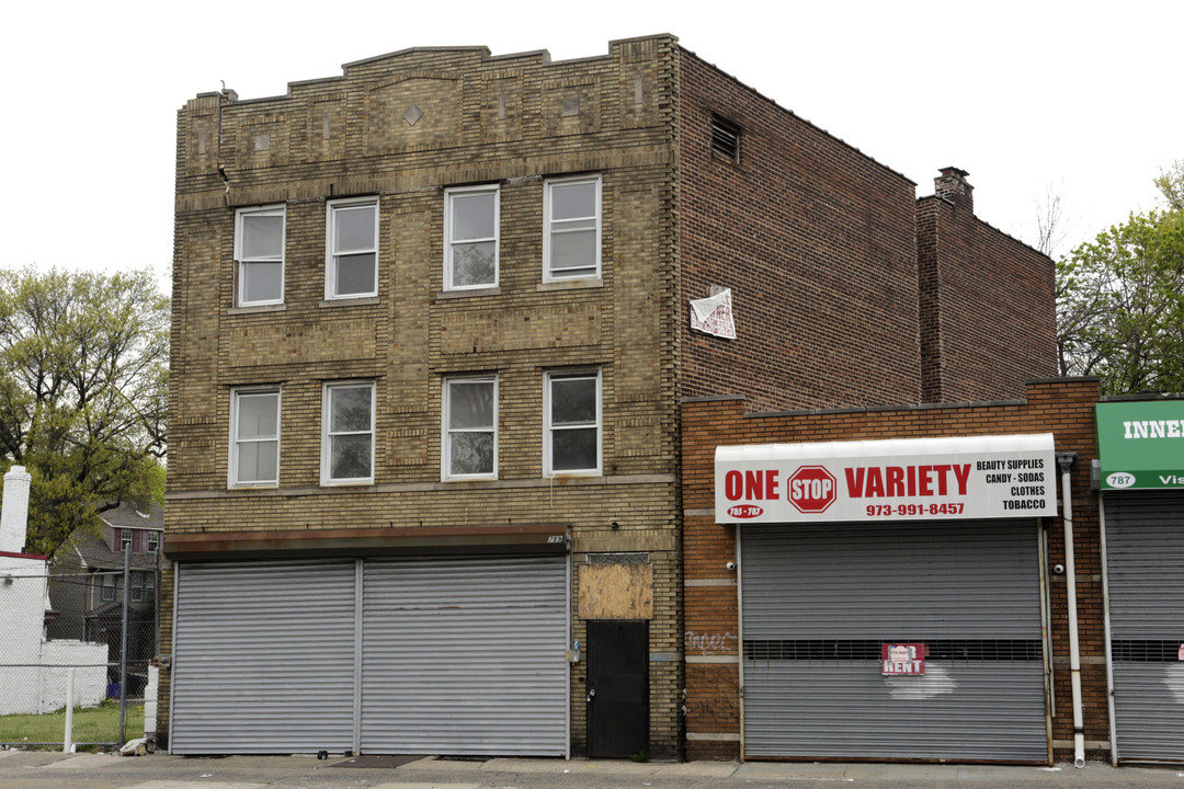 789 S Orange Ave in Newark, NJ - Foto de edificio