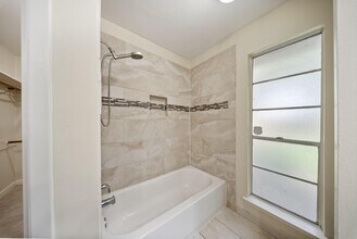 15738 Tammany Ln in Houston, TX - Building Photo - Building Photo