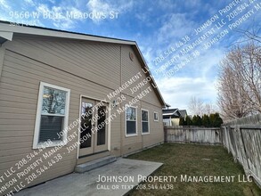 9560 W Blue Meadows St in Boise, ID - Foto de edificio - Building Photo