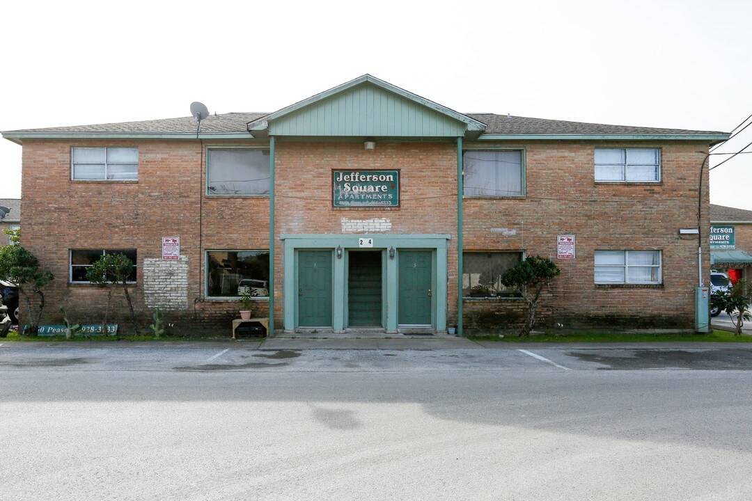 Jefferson Square Apartments in Houston, TX - Building Photo