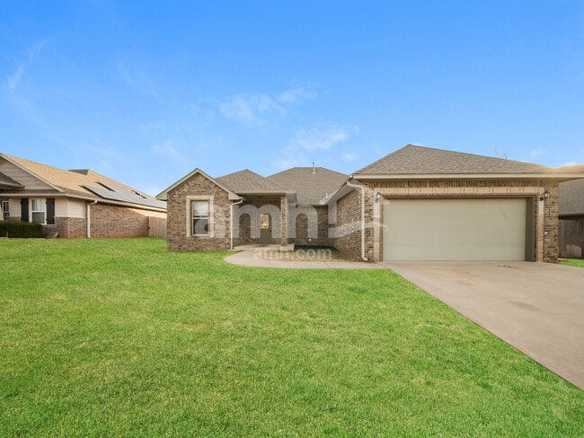 property at 416 E Charlotte Terrace