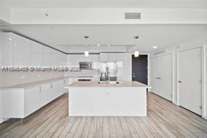 999 SW 1st Ave in Miami, FL - Building Photo