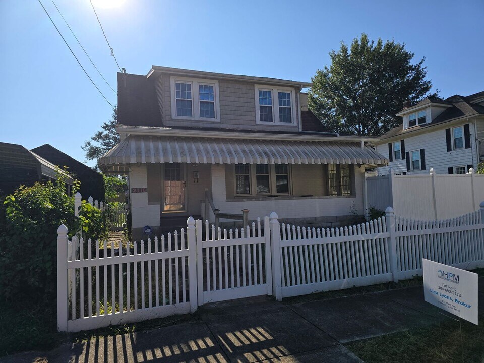 2118 Liberty St in Parkersburg, WV - Building Photo