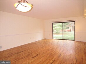 30 Adele Ct in Trenton, NJ - Building Photo - Building Photo