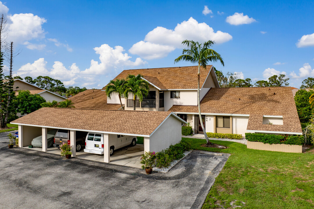 Indian Creek Golf Villas I & II in North Fort Myers, FL - Building Photo