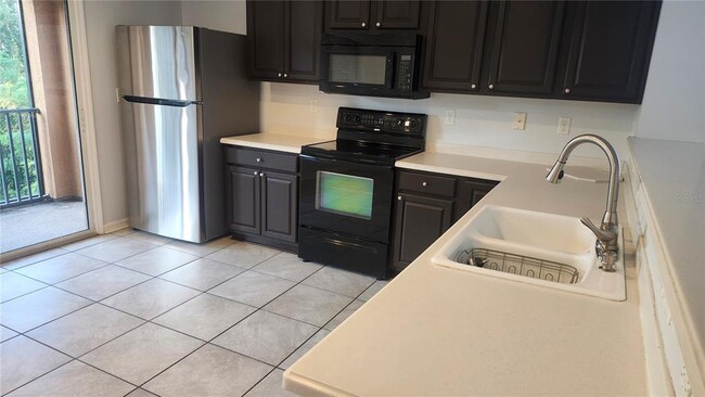 543 Vincinda Crest Way in Tampa, FL - Building Photo - Building Photo