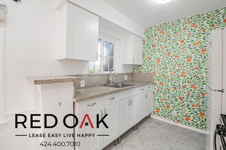 340 N Curson Ave in Los Angeles, CA - Building Photo - Building Photo