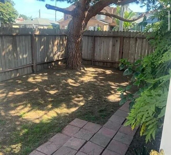 205 Elmira Ave in Huntington Beach, CA - Building Photo - Building Photo