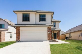 8345 Yaupon Holly Trl in Fort Worth, TX - Building Photo - Building Photo