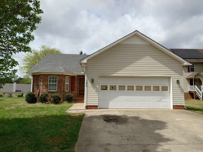 property at 160 Crossfield Ridge Ct SW