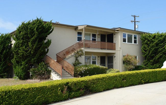 270-276 Estrella St in Ventura, CA - Building Photo - Building Photo