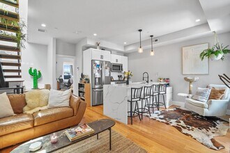 174 W Seventh St-Unit -3 in Boston, MA - Building Photo - Building Photo