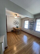 2111 N 84th St, Unit 2111 in Wauwatosa, WI - Foto de edificio - Building Photo