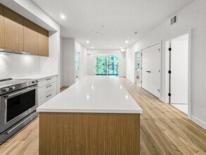 2365 King George Blvd in Surrey, BC - Building Photo - Building Photo