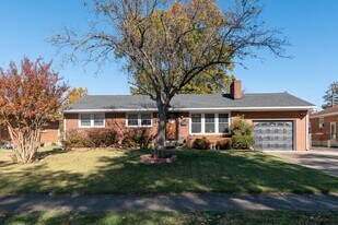 3305 Cawein Way in Louisville, KY - Building Photo