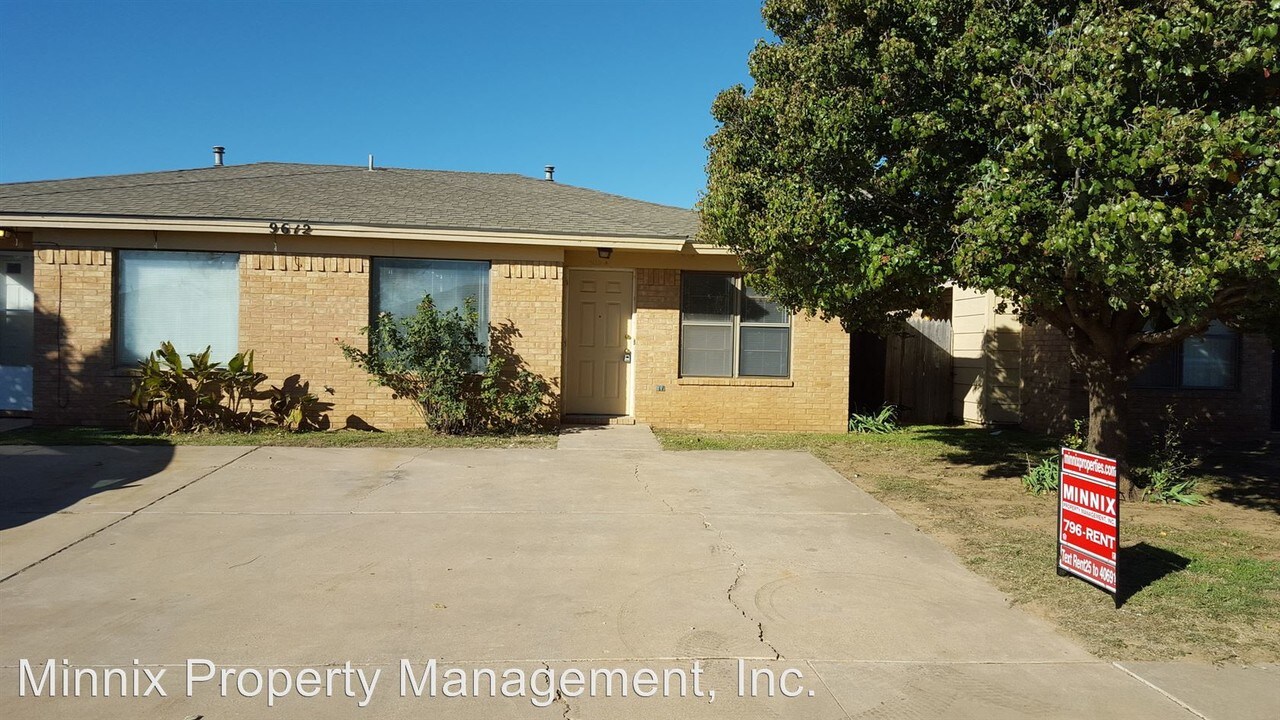9614 Elmwood Ave in Lubbock, TX - Building Photo