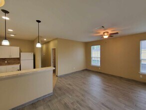 527 12th St in San Leon, TX - Building Photo - Building Photo