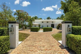 610 Sabal Palm Rd in Miami, FL - Building Photo - Building Photo