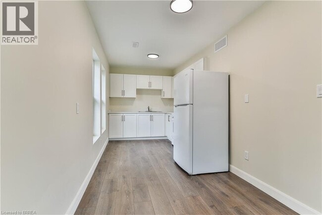 321 Dalhousie St in Brantford, ON - Building Photo - Building Photo