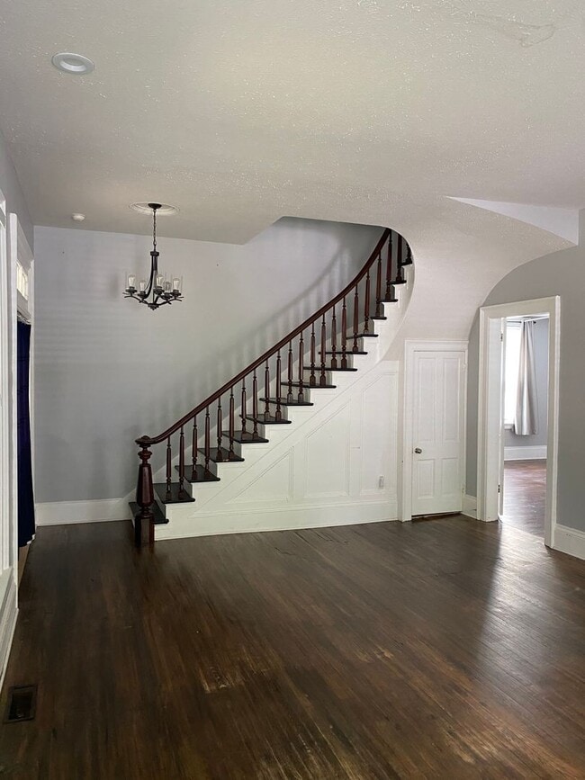 property at 221 N 8th St
