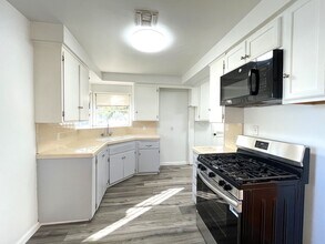 5172 Wroxton Dr in Riverside, CA - Building Photo - Building Photo