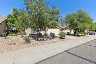 106 W Holstein Trail in San Tan Valley, AZ - Building Photo - Building Photo