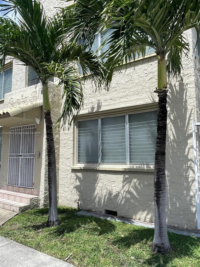 139 NW 17th Pl in Miami, FL - Building Photo - Building Photo
