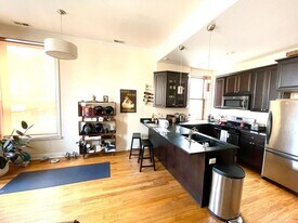 932 N Noble St in Chicago, IL - Building Photo