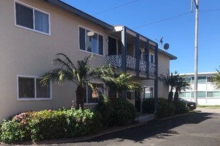 11828 Eucalyptus Ave, Unit D in Hawthorne, CA - Building Photo