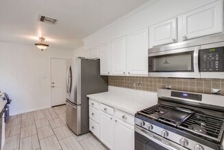 5727 Adelaide Ave in San Diego, CA - Building Photo - Building Photo