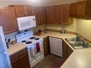 7624 157th St W, Unit 310 in Apple Valley, MN - Building Photo - Building Photo