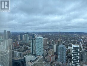 386 Yonge St in Toronto, ON - Building Photo - Building Photo
