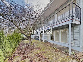 10201 66th Ave S in Seattle, WA - Building Photo - Building Photo