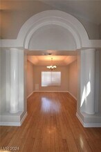 2111 Fountain Springs Dr in Henderson, NV - Building Photo - Building Photo