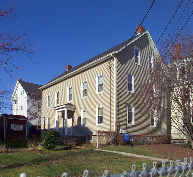 488 Bank St in Fall River, MA - Foto de edificio - Building Photo