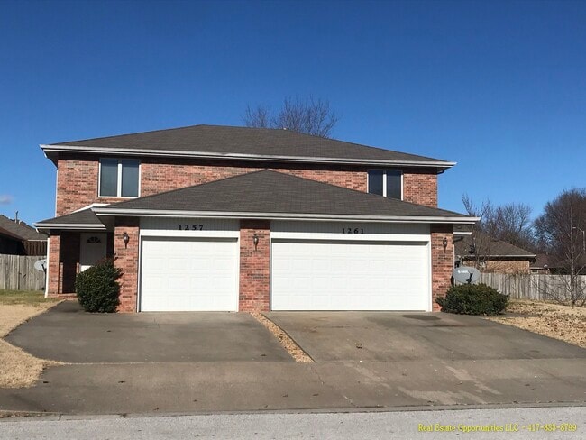 property at 1257 E Lakewood St