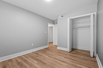 Serenity Place Central in Tallahassee, FL - Building Photo - Building Photo