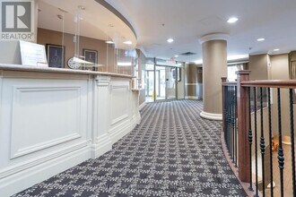 350 Princess Royal Dr in Mississauga, ON - Building Photo - Building Photo