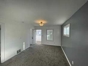 602 E Bird St in Jackson, MI - Building Photo - Building Photo