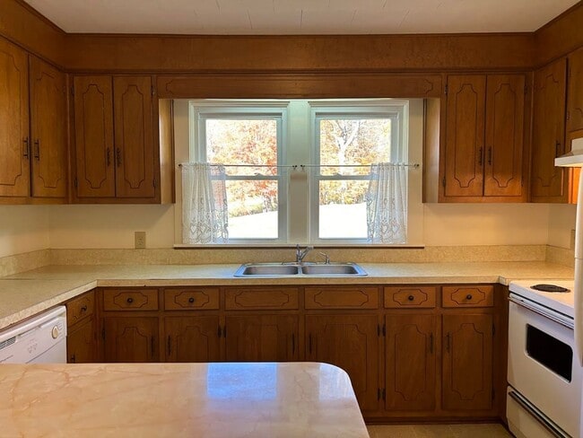 7741 3 Top Rd in Todd, NC - Foto de edificio - Building Photo