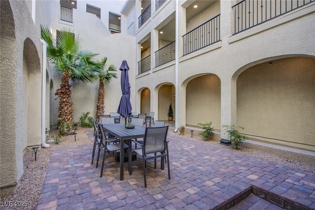 property at 2555 Hampton Rd