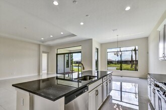 4533 Mondrian Ct in Sarasota, FL - Building Photo - Building Photo