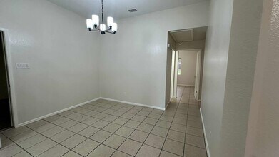 156 Lynn Loop in Laredo, TX - Building Photo - Building Photo