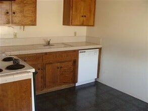 1817 Canter Way in Bakersfield, CA - Building Photo - Building Photo