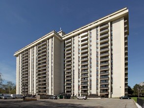 Preston Apartments in Toronto, ON - Building Photo - Building Photo