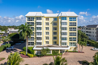 Boulevard Club in Naples, FL - Building Photo - Building Photo