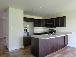 126 Redstone Dr in Denver, PA - Building Photo - Building Photo